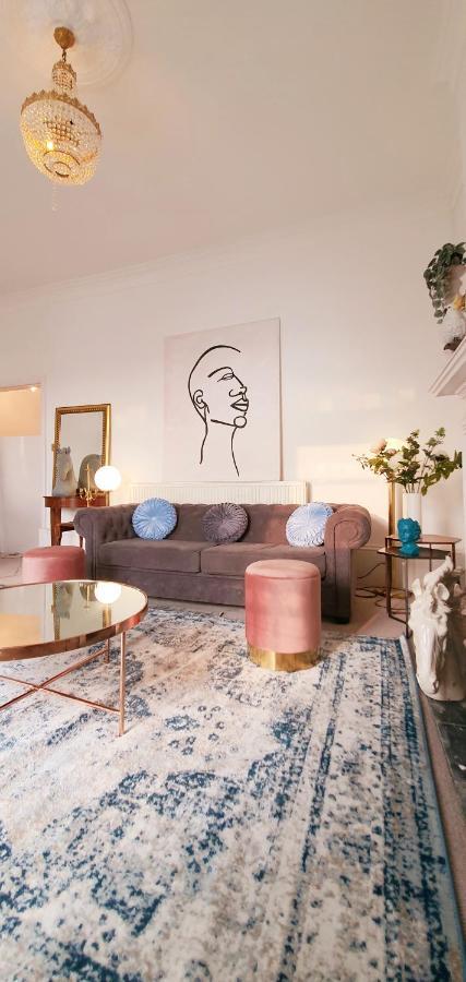 Elegant 5 Bed 4 Bath 'Vogue House' Parisian Style Home Margate Buitenkant foto