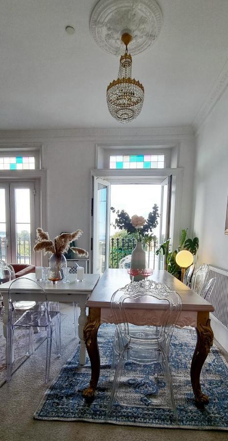Elegant 5 Bed 4 Bath 'Vogue House' Parisian Style Home Margate Buitenkant foto